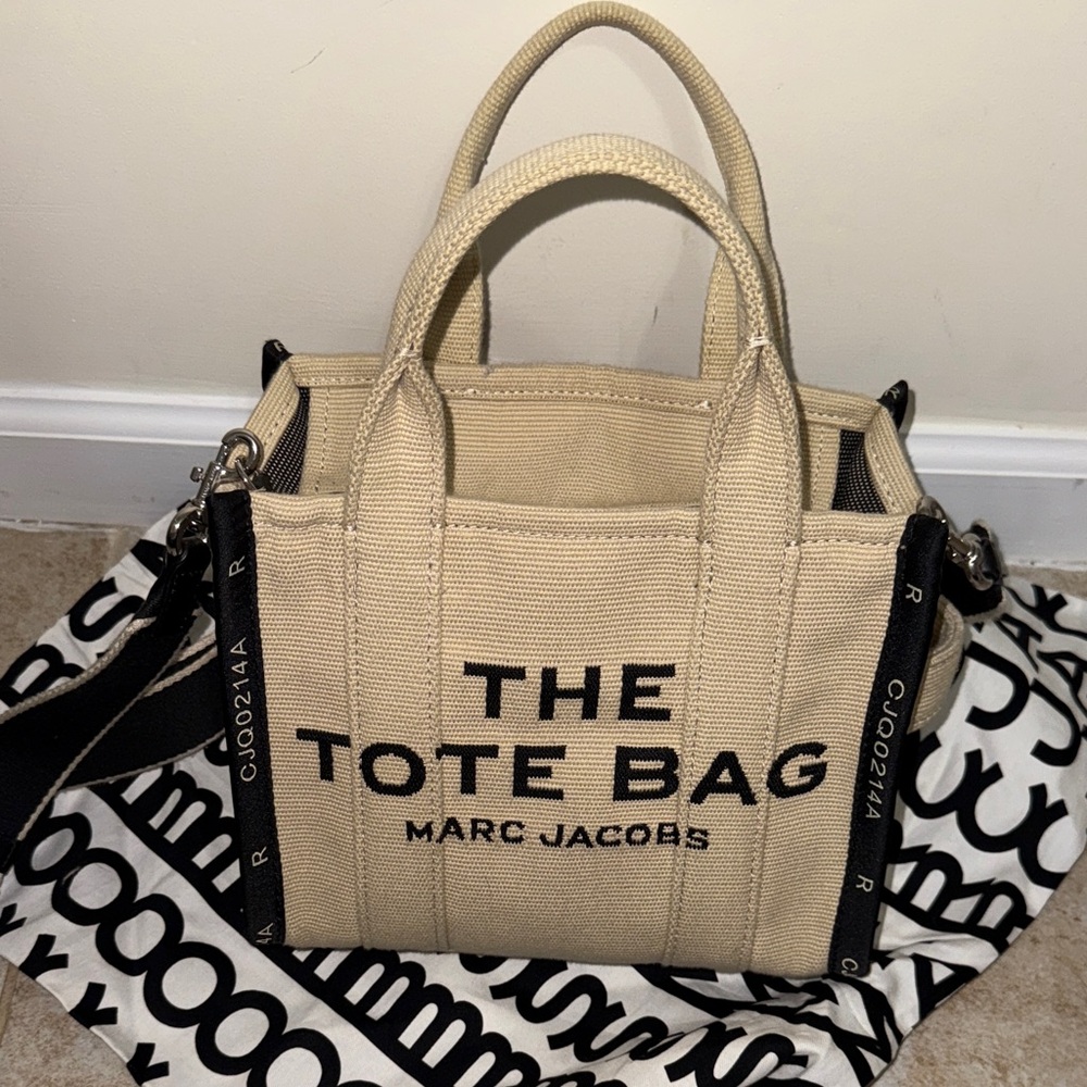 Marc Jacobs Beige Canvas Tote Bag
